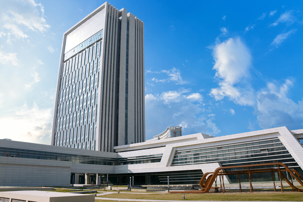 牛行水厂外观蓝天小图.jpg
